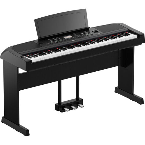 Yamaha DGX-670 88-key Piano/keyboard combo